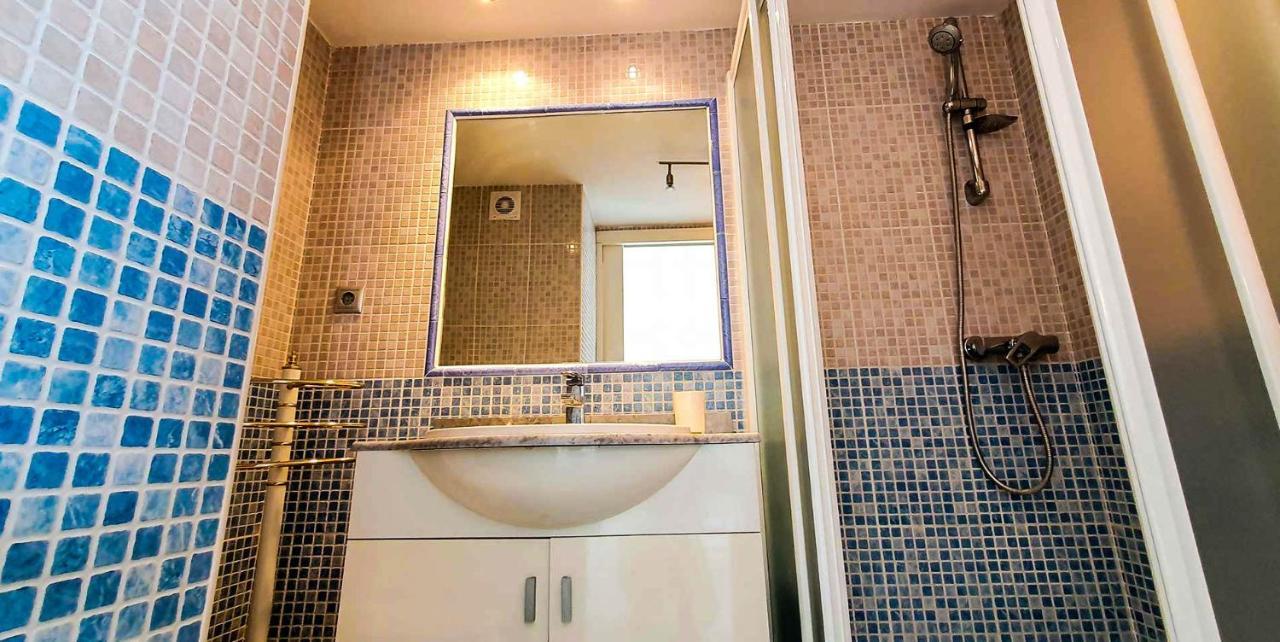Apartment Skol 715. Spectacular Corner Duplex In